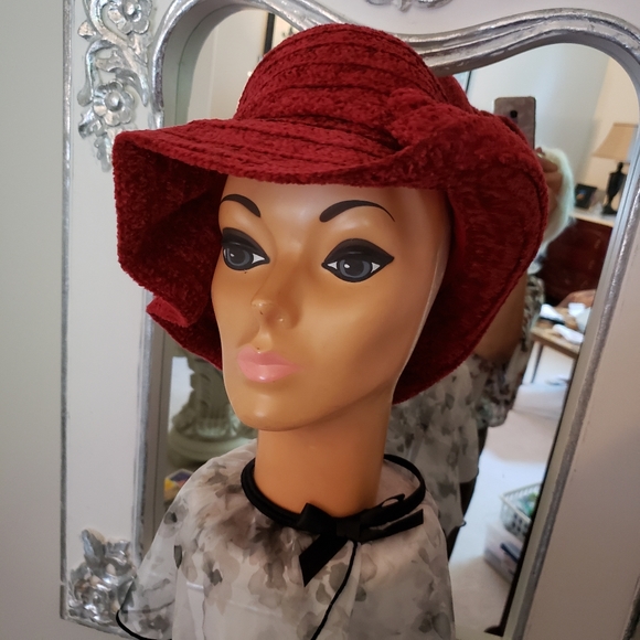 Hat. - Picture 4 of 9